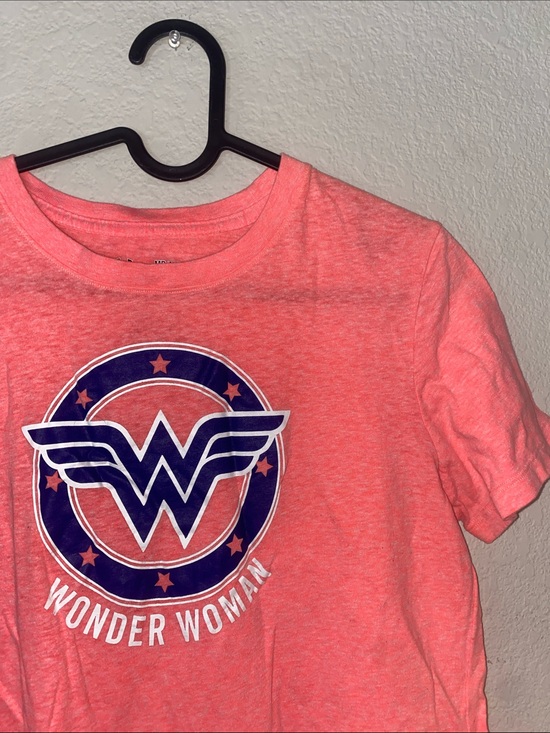Under Armour Tops - ✨ Under Armour Pink Wonder Women short sleeved top with blue details!